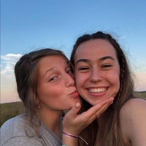 Meet your Posher, Liv